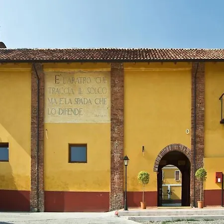 Cascina Corte Grande Farm stay *